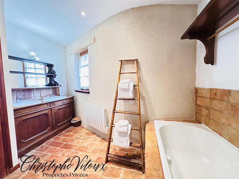 Demeure - 142 m² - 6 pièces