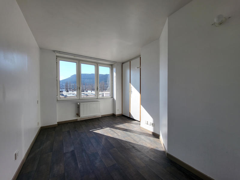 Appartement - 90 m² - 4 pièces