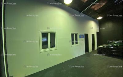 Local d'activité / Entrepôt - 125 m²