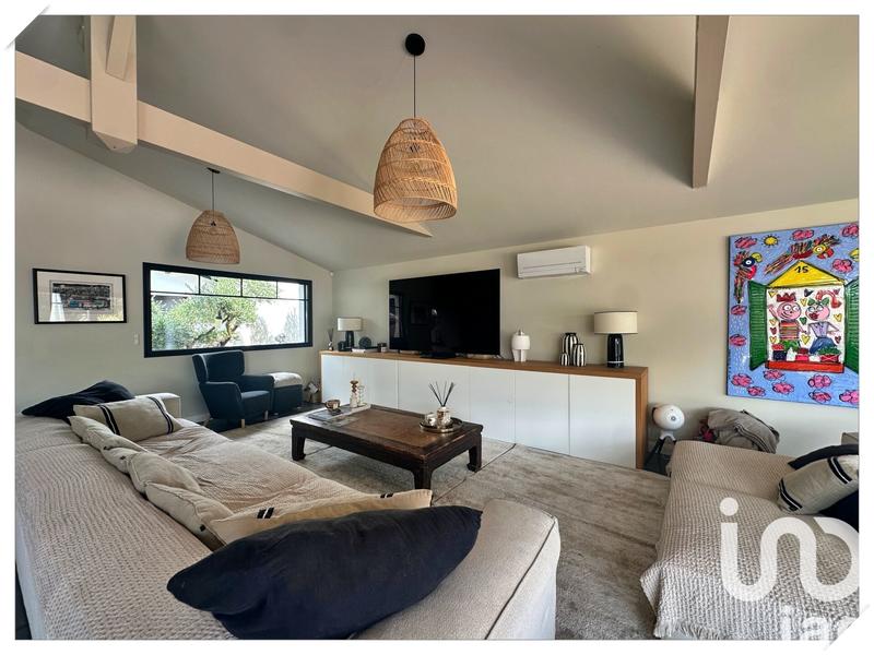 Maison - 250 m² - 7 pièces