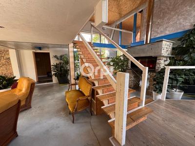 Maison - 338 m² - 6 pièces