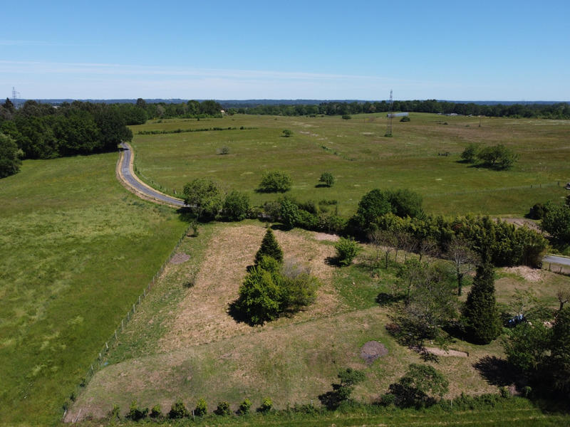 Terrain constructible - 1 842 m²