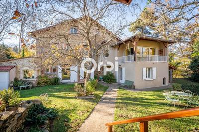 Propriété - 237 m² - 5 pièces