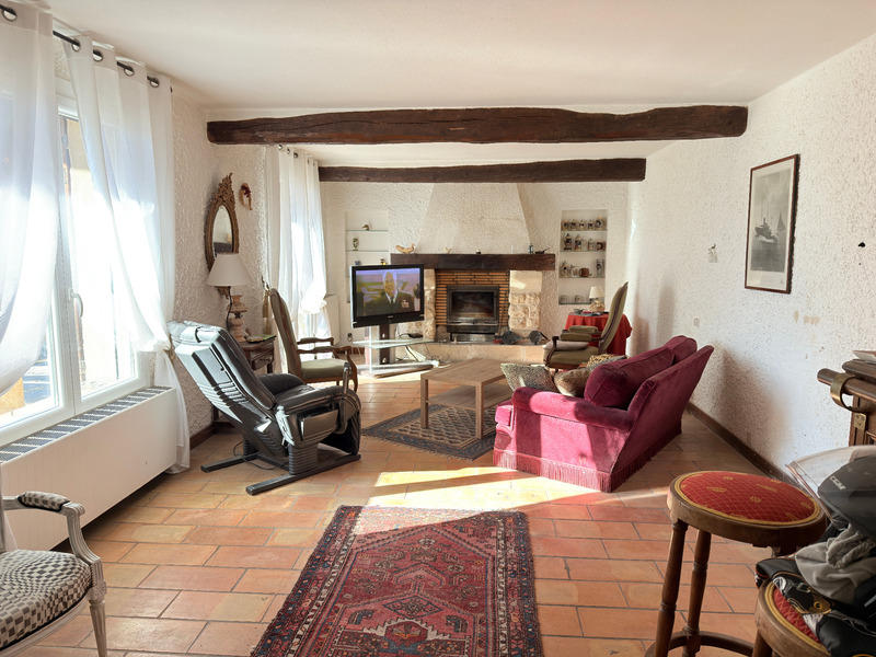 Maison - 243 m² - 9 pièces