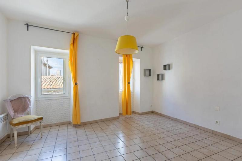 Maison - 216 m² - 6 pièces
