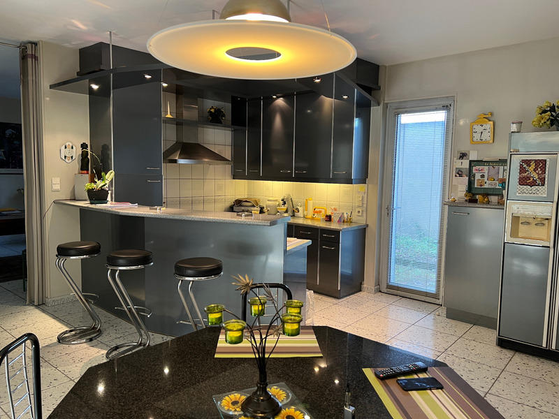 Maison - 300 m² - 9 pièces