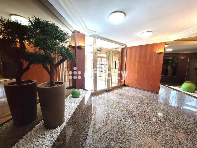 Appartement - 102 m² - 5 pièces