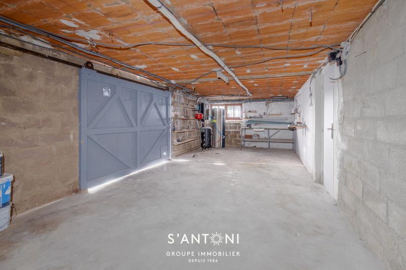 Maison - 217 m² - 5 pièces