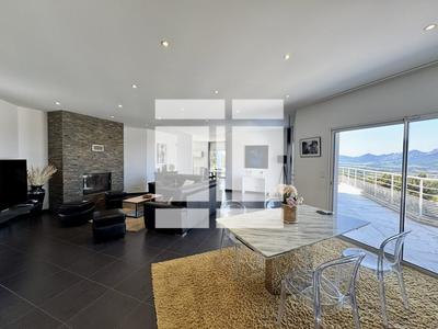 Villa - 185 m² - 5 pièces