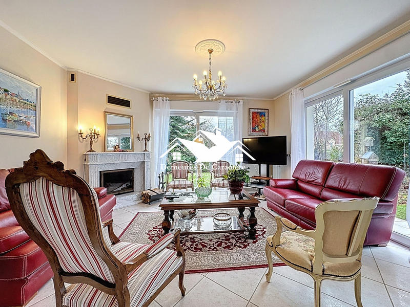 Maison contemporaine - 208 m² - 6 pièces