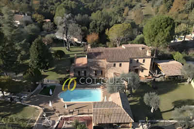 Maison - 305 m² - 7 pièces