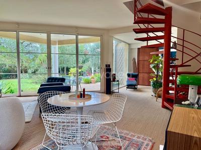 Villa - 285 m² - 8 pièces