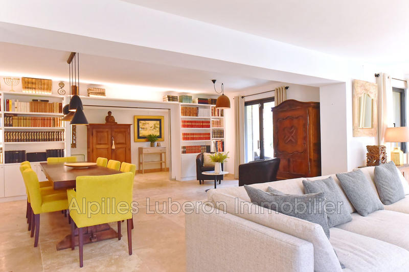 Propriété - 250 m² - 6 pièces