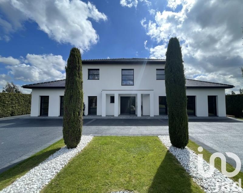 Maison - 270 m² - 10 pièces