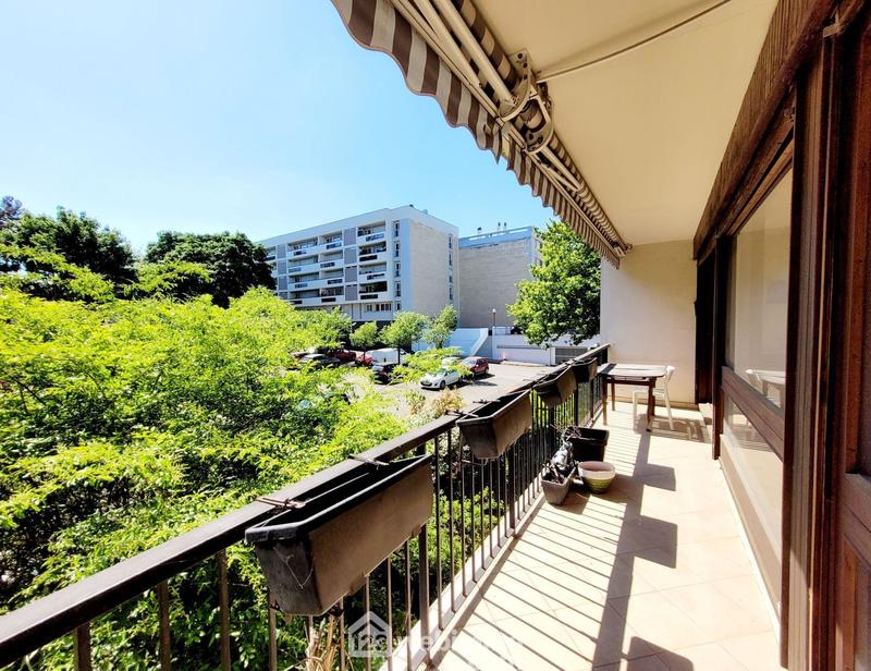 Appartement - 90 m² - 4 pièces