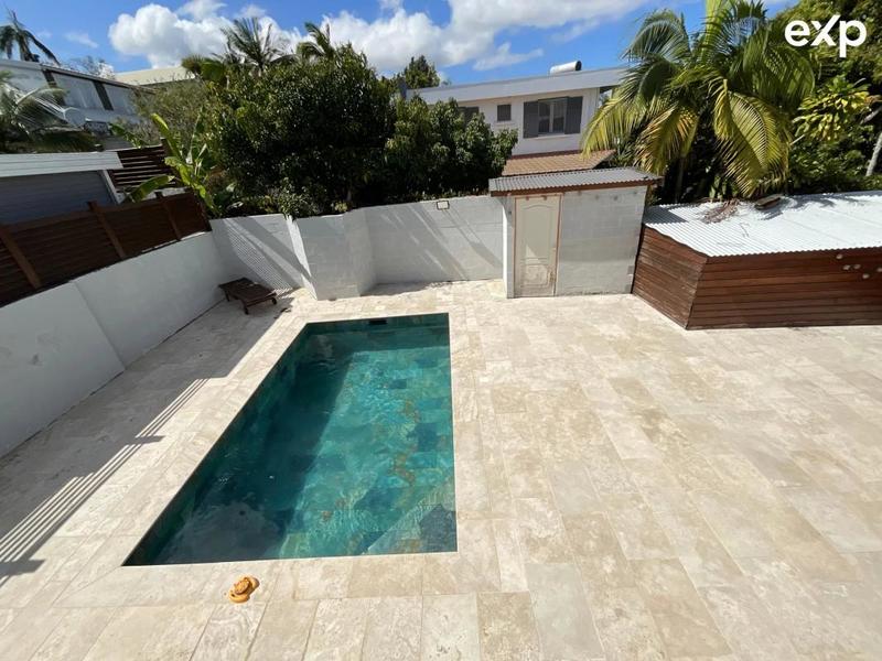 Maison - 310 m² - 8 pièces