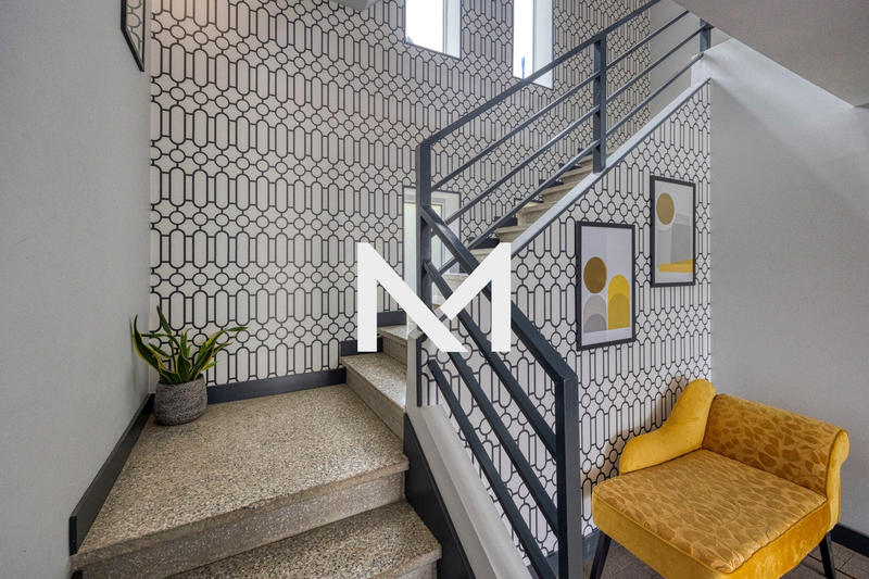 Maison - 229 m² - 7 pièces