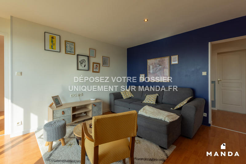 Chambre - 9 m² - 5 pièces