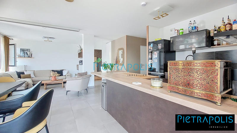 Appartement - 82 m² - 3 pièces