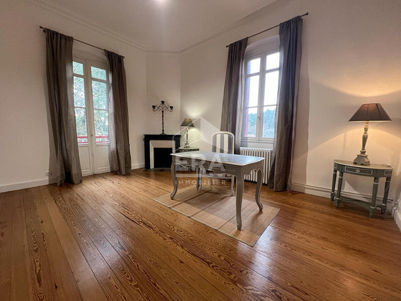 Appartement - 102 m² - 4 pièces