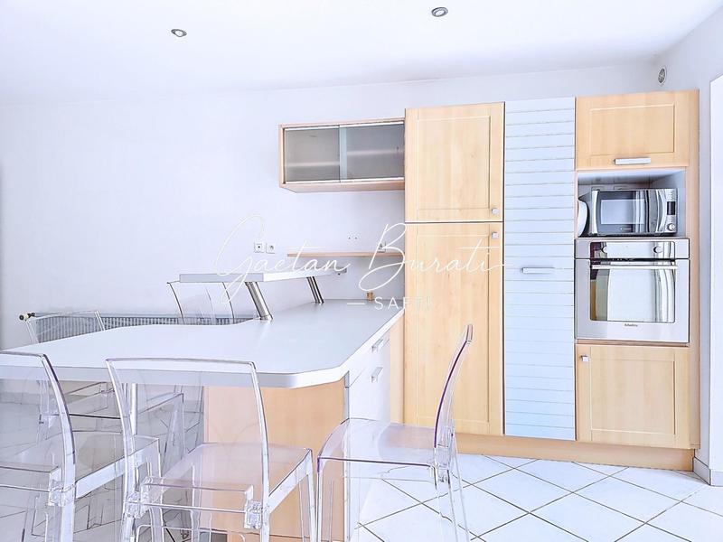 Maison - 186 m² - 6 pièces