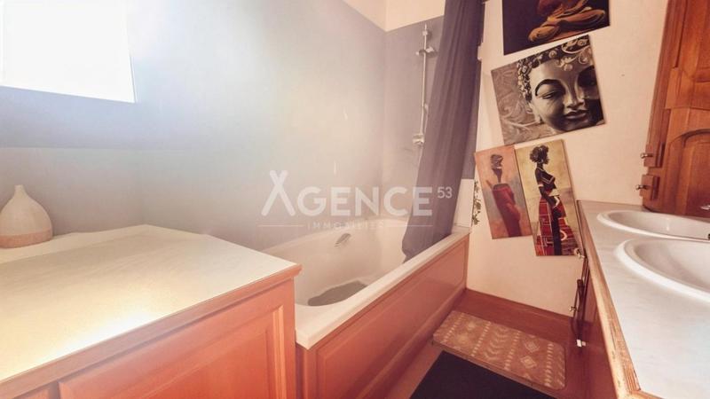 Maison - 252 m² - 5 pièces