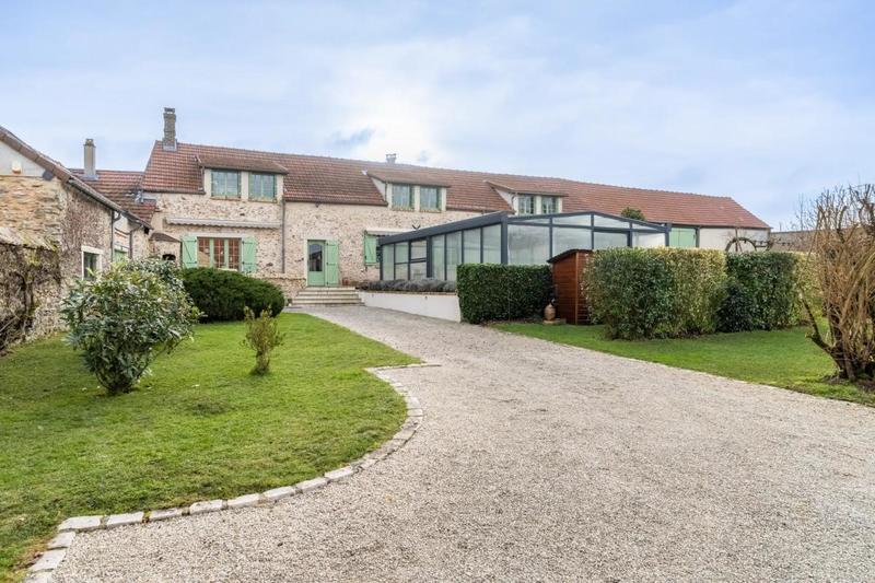 Corps de ferme - 270 m² - 9 pièces