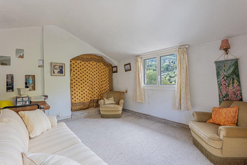 Maison - 241 m² - 8 pièces