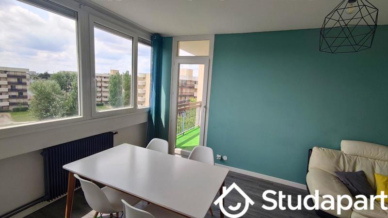 Chambre - 12 m² - 1 pièce