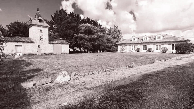 Maison - 219 m² - 9 pièces