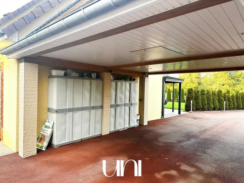 Maison - 247 m² - 7 pièces