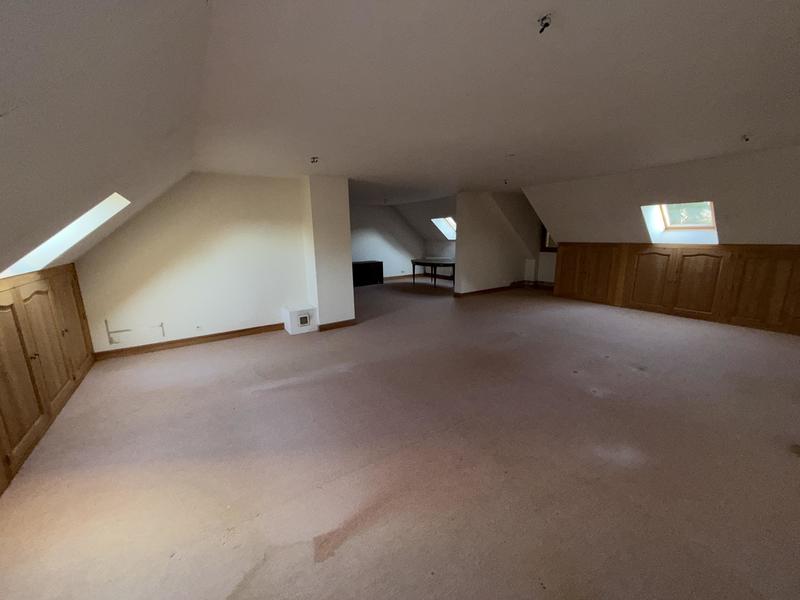 Maison - 261 m² - 7 pièces