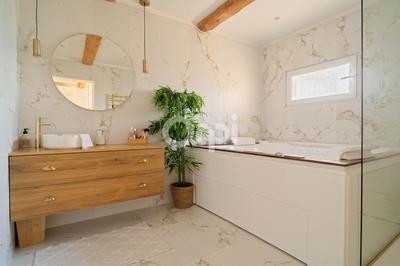 Maison - 206 m² - 6 pièces