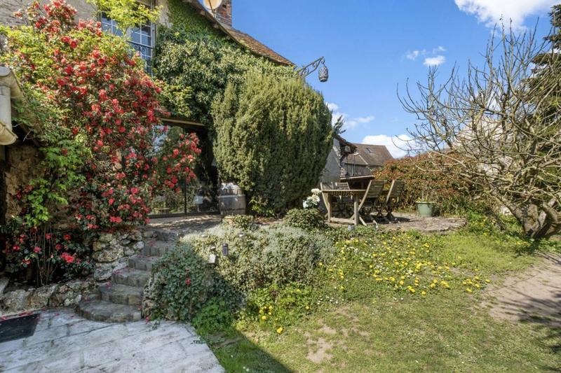 Maison - 450 m² - 13 pièces