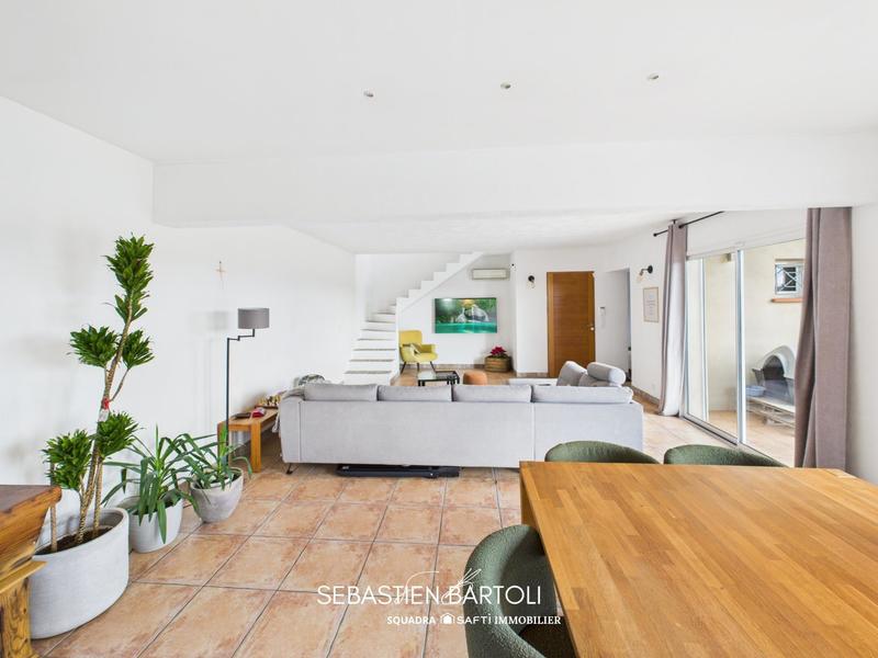 Maison - 168 m² - 5 pièces