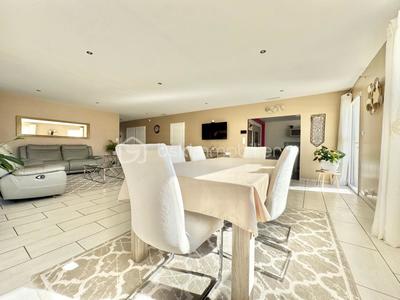 Maison - 157 m² - 5 pièces