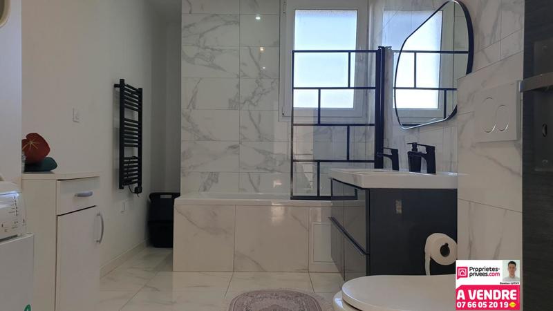 Maison - 213 m² - 8 pièces