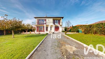 Maison - 220 m² - 7 pièces