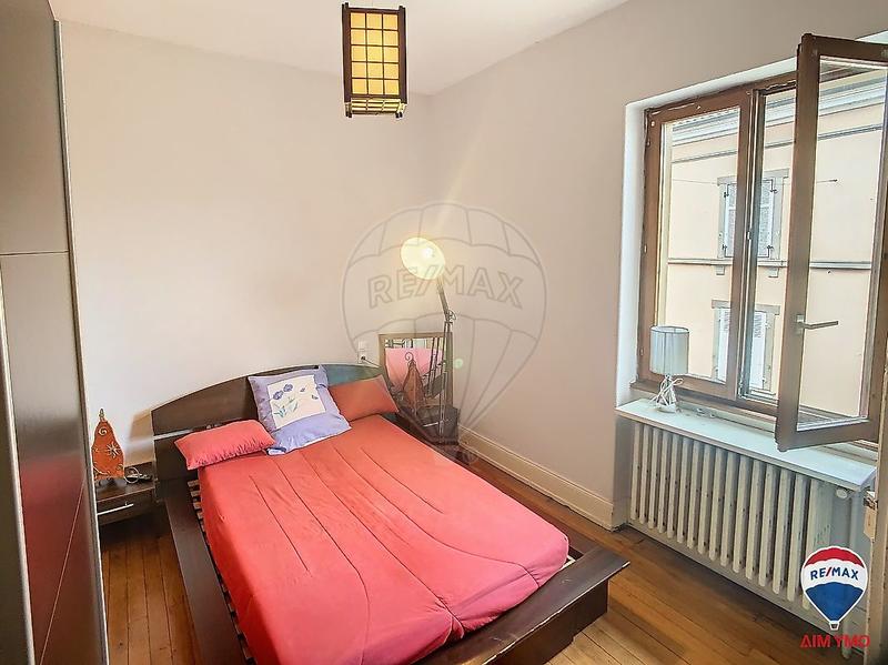 Maison - 240 m² - 5 pièces