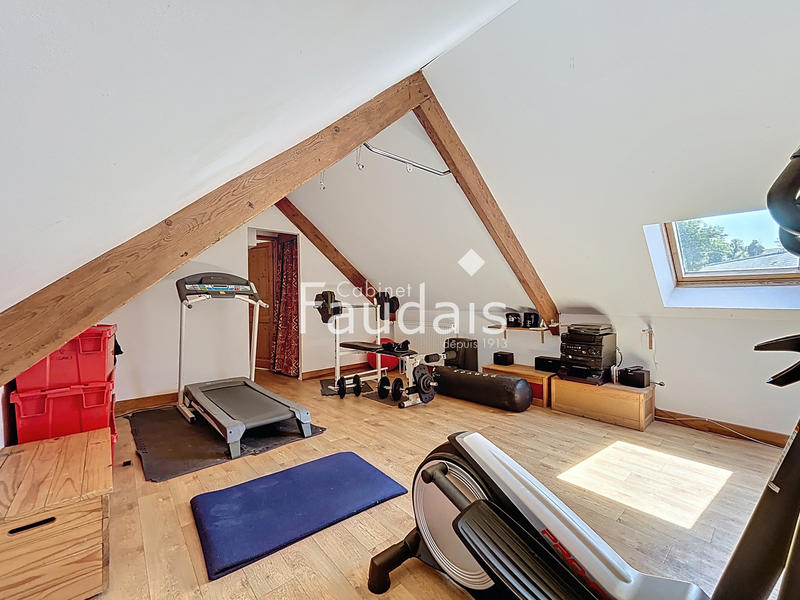 Propriété - 598 m² - 23 pièces