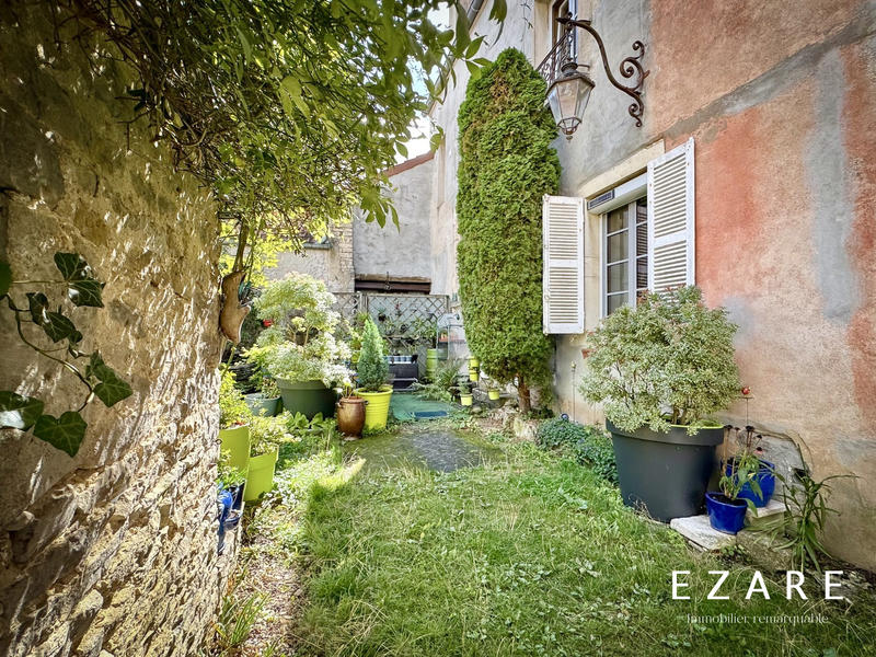 Maison - 235 m² - 7 pièces