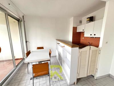 Studio - 25 m² - 1 pièce