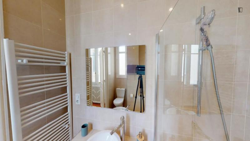 Chambre - 10 m² - 8 pièces