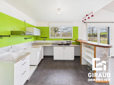 Maison - 92 m² - 4 pièces