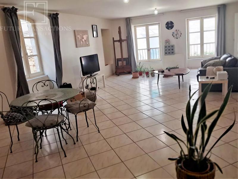 Maison - 243 m² - 7 pièces