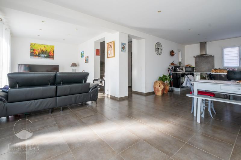 Maison - 96 m² - 4 pièces