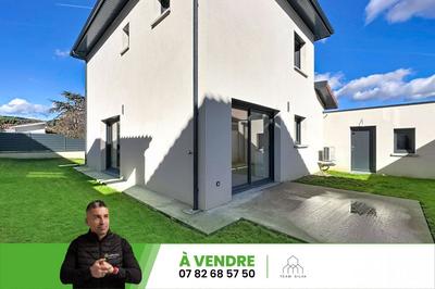 Villa - 100 m² - 5 pièces