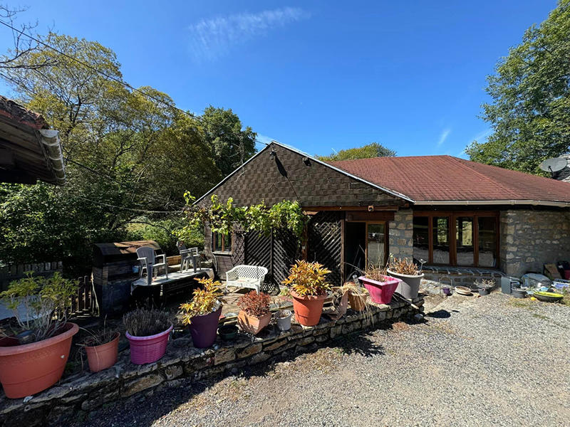 Maison - 300 m² - 7 pièces