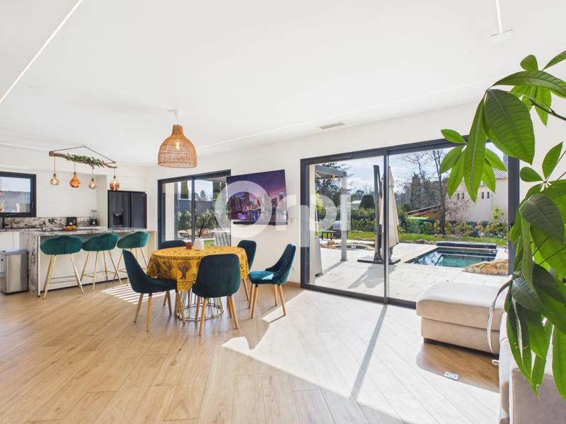 Maison - 150 m² - 4 pièces