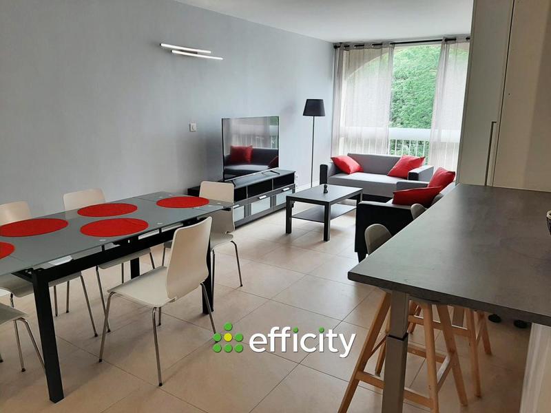 Appartement - 110 m² - 6 pièces